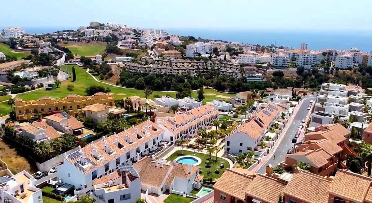 4 soveværelse Byhus til salg i Mijas med garage - € 590.000 (Ref: 9899998)