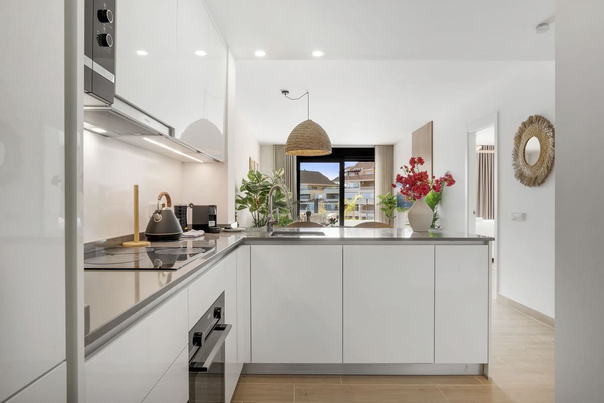 2 sovrum Lägenhet till salu i Fuengirola med garage - 595 000 € (Ref: 9899999)