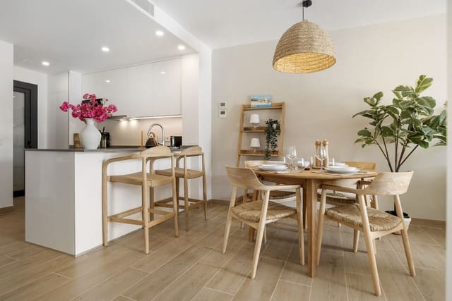 2 soverom Leilighet til salgs i Castillo Sohail, Fuengirola med garasje - € 595 000 (Ref: 9899999)