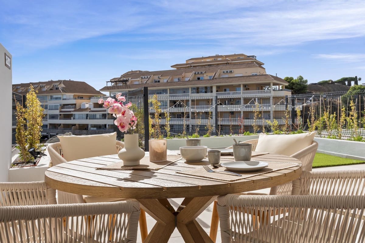 2 sovrum Lägenhet till salu i Fuengirola med garage - 595 000 € (Ref: 9899999)