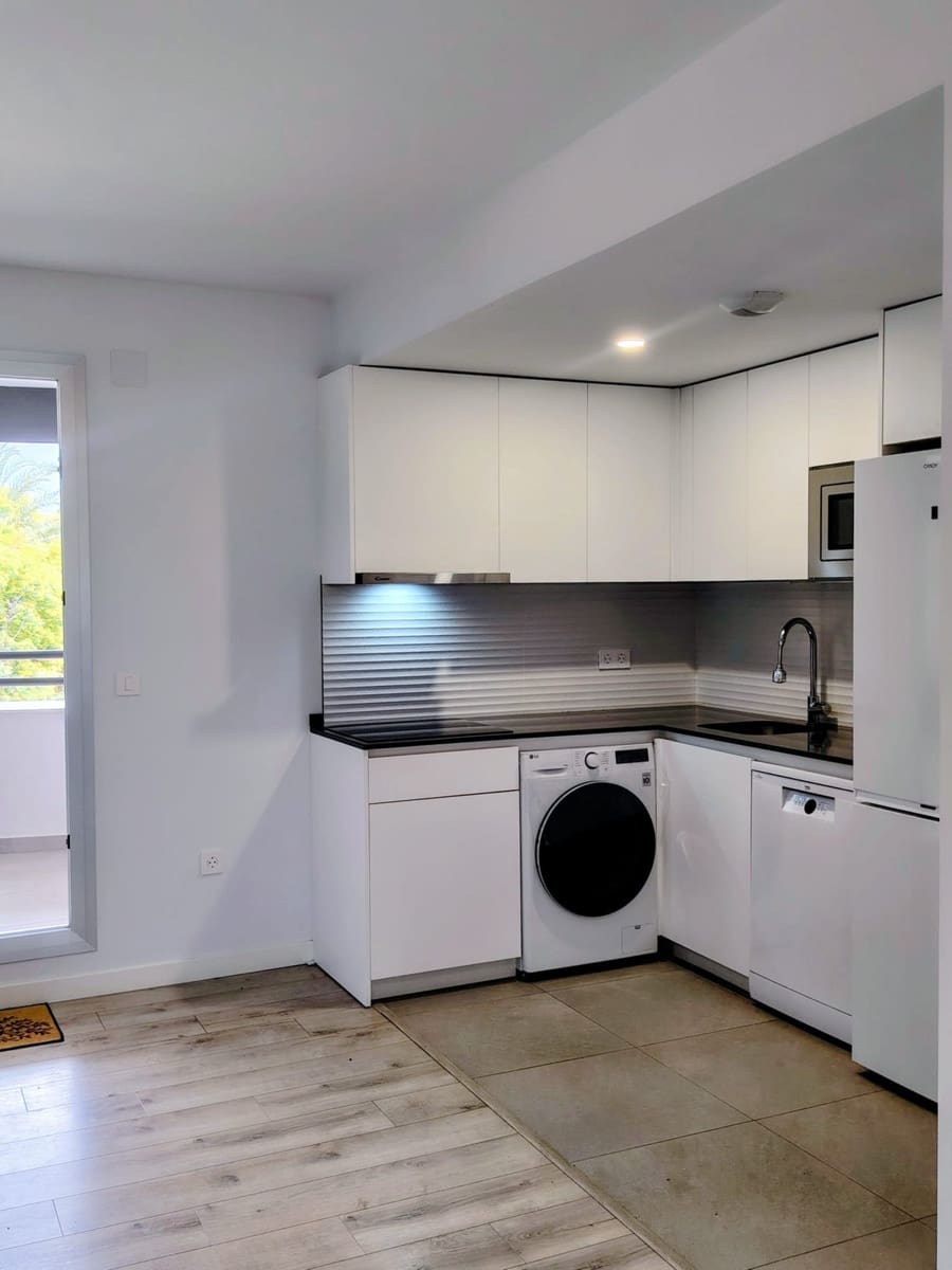 2 Zimmer Apartment zu verkaufen in Torremolinos - 495.000 € (Ref: 9900000)