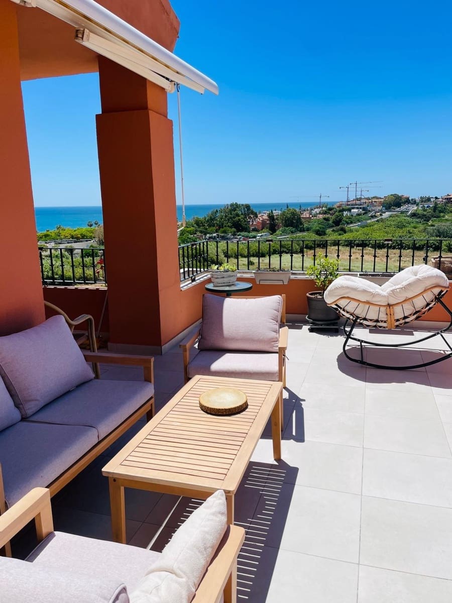 2 sypialnia Penthouse na sprzedaż w La Duquesa / Puerto de la Duquesa - 399 000 € (Ref: 9900001)