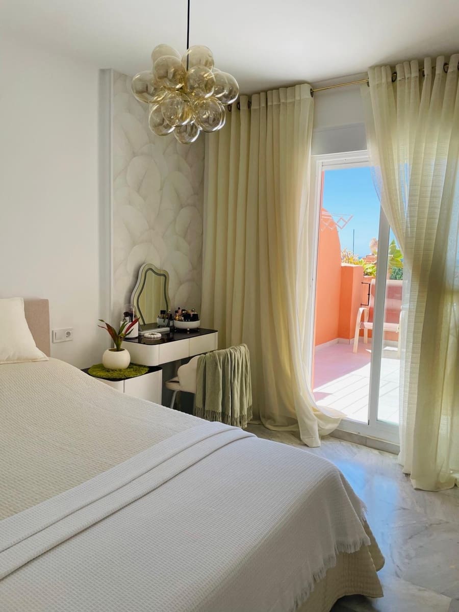 2 sypialnia Penthouse na sprzedaż w La Duquesa / Puerto de la Duquesa - 399 000 € (Ref: 9900001)