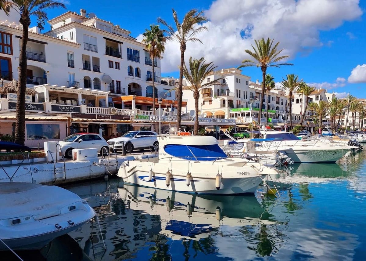 2 sypialnia Penthouse na sprzedaż w La Duquesa / Puerto de la Duquesa - 399 000 € (Ref: 9900001)