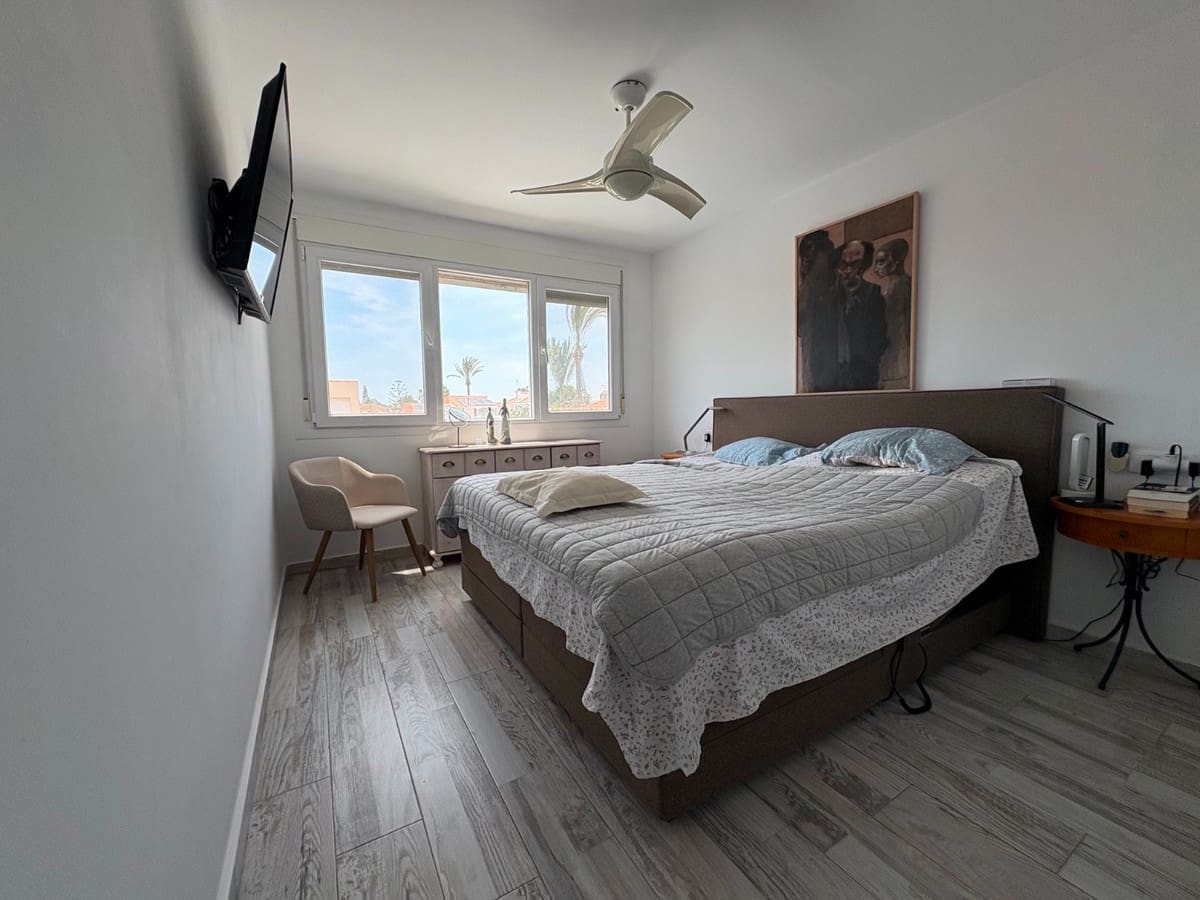 2 slaapkamer Villa te koop in Torrevieja - € 465.000 (Ref: 9900002)