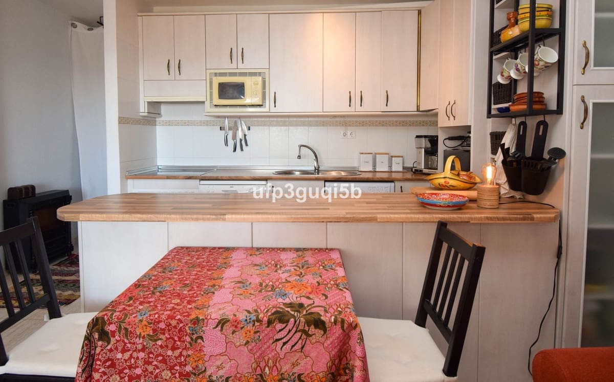 1 slaapkamer Appartement te koop in Torrequebrada - € 260.000 (Ref: 9900004)