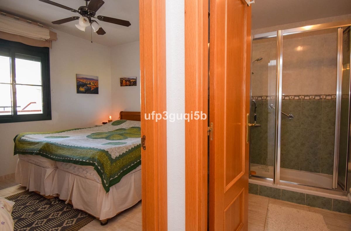 1 slaapkamer Appartement te koop in Torrequebrada - € 260.000 (Ref: 9900004)