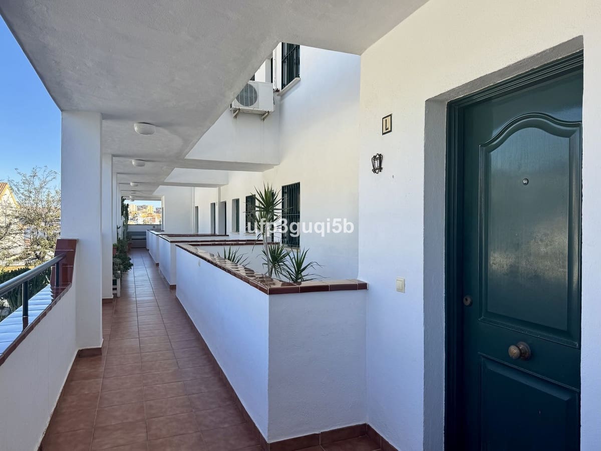 1 slaapkamer Appartement te koop in Torrequebrada - € 260.000 (Ref: 9900004)