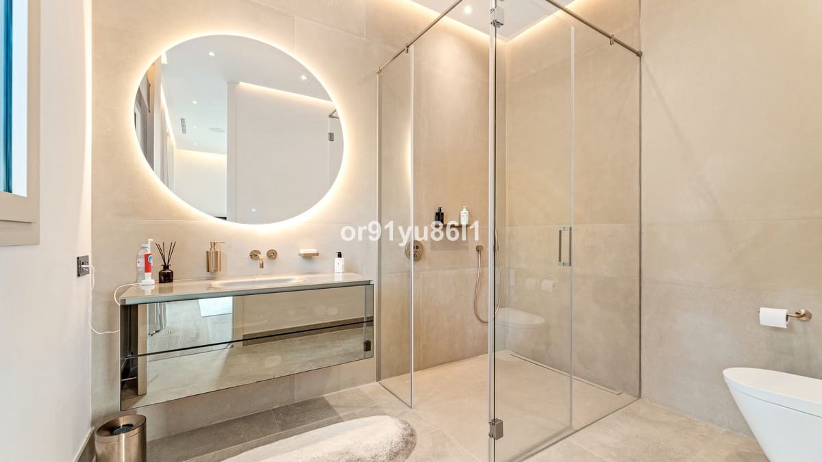 7 quarto Moradia para venda em Golden Mile com garagem - 19 000 000 € (Ref: 9900006)