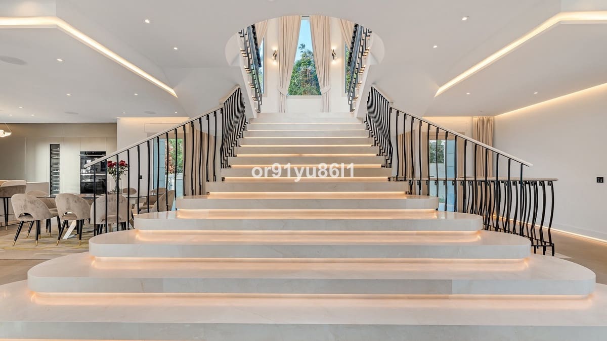 7 quarto Moradia para venda em Golden Mile com garagem - 19 000 000 € (Ref: 9900006)