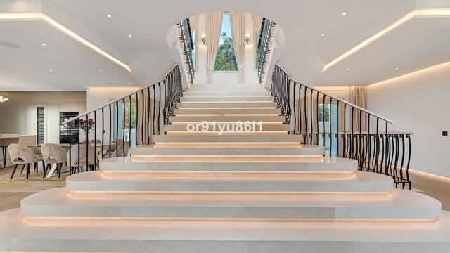 7 slaapkamer Villa te koop in Sierra Blanca, Marbella met garage - € 19.000.000 (Ref: 9900006)