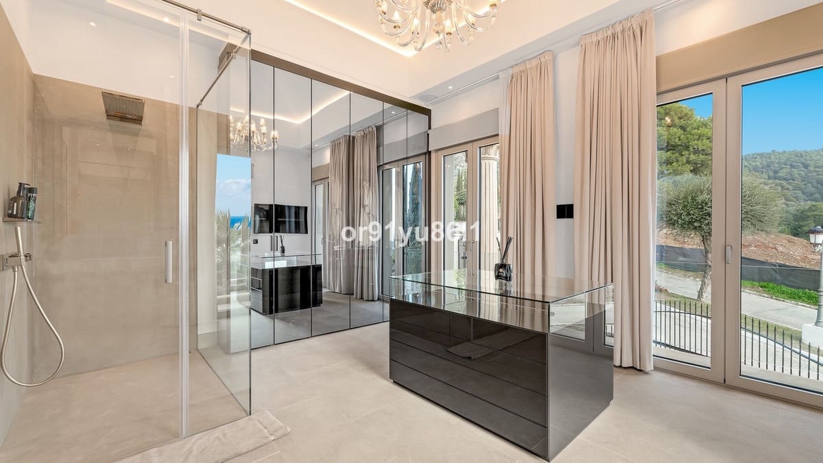 7 quarto Moradia para venda em Golden Mile com garagem - 19 000 000 € (Ref: 9900006)