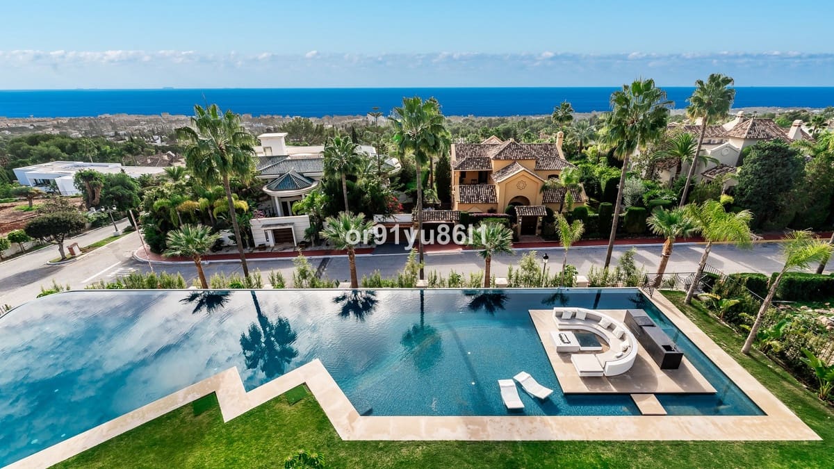 7 quarto Moradia para venda em Golden Mile com garagem - 19 000 000 € (Ref: 9900006)