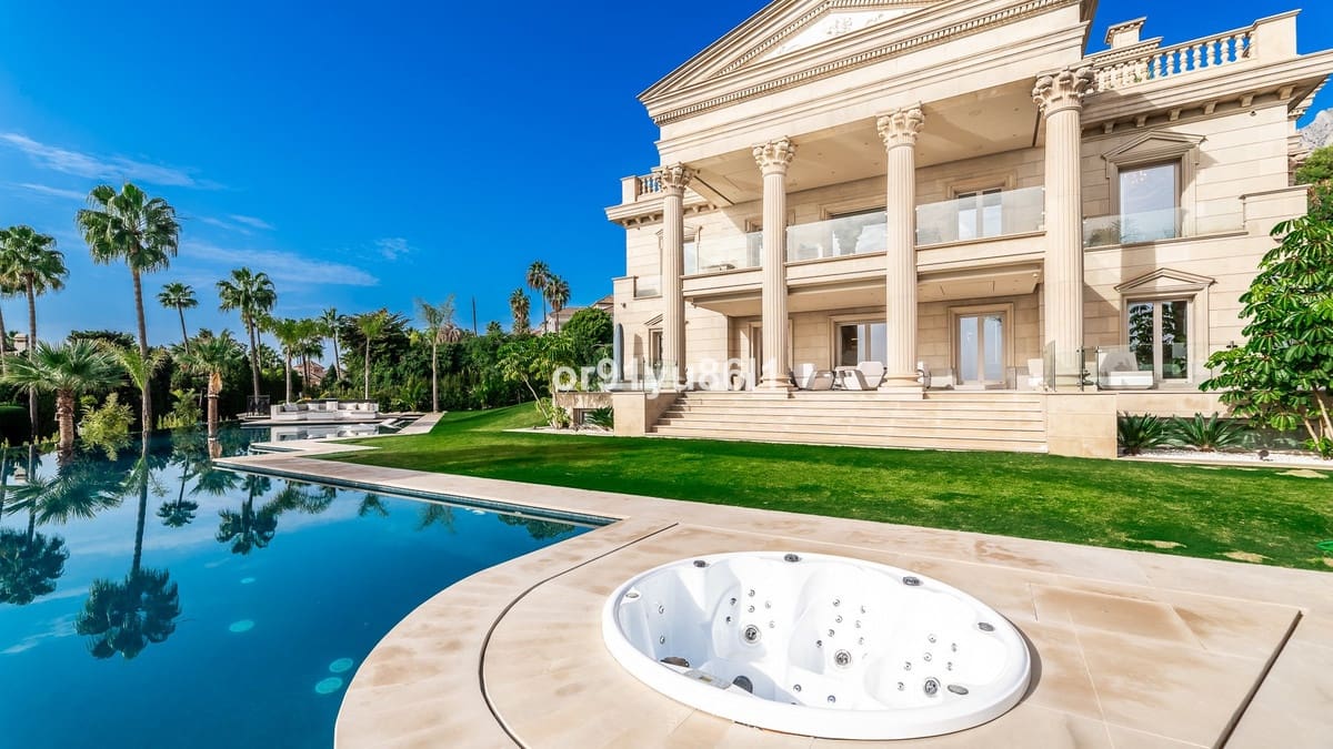 7 quarto Moradia para venda em Golden Mile com garagem - 19 000 000 € (Ref: 9900006)