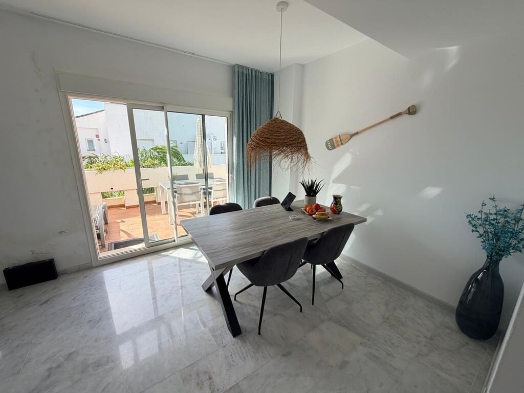 2 slaapkamer Penthouse te koop in Estepona - € 289.000 (Ref: 9906620)