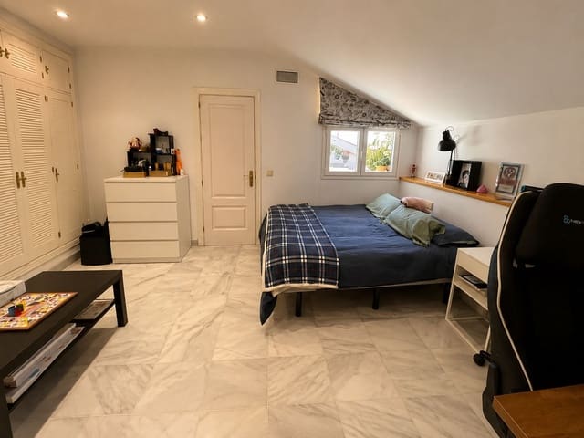 4 camera da letto Attico in vendita in Casco Antiguo, Marbella - 895.000 € (Rif: 9906621)