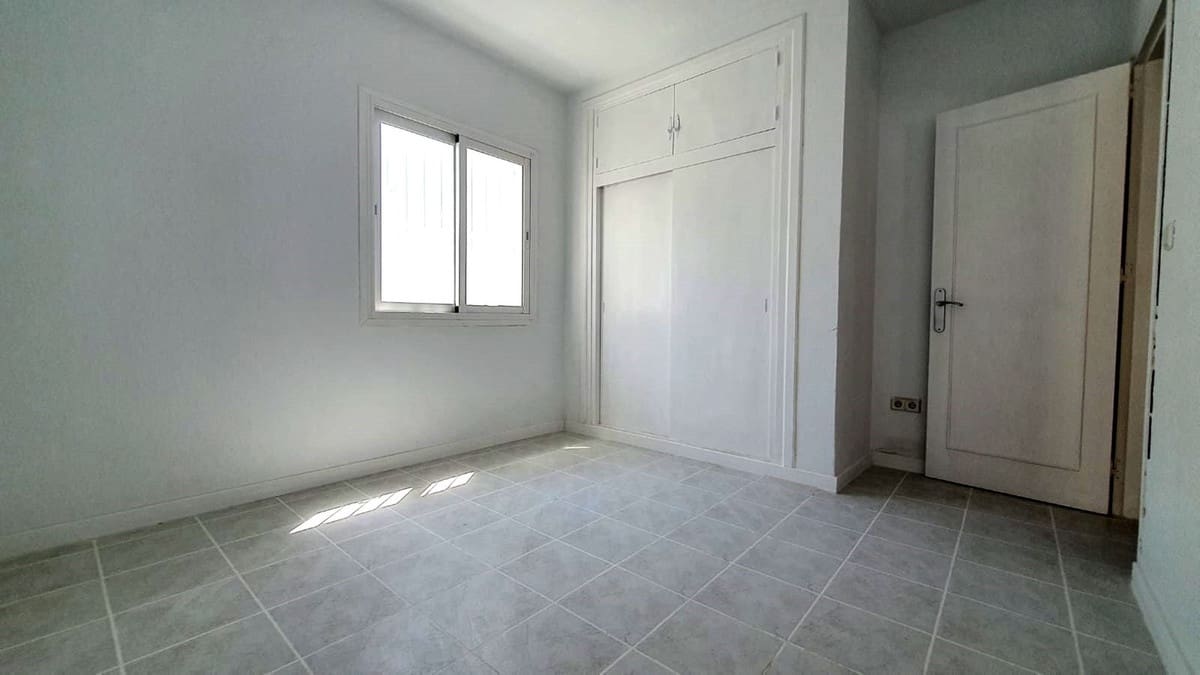 Chalet de 3 habitaciones en Fuengirola en venta - 725.000 € (Ref: 9906624)
