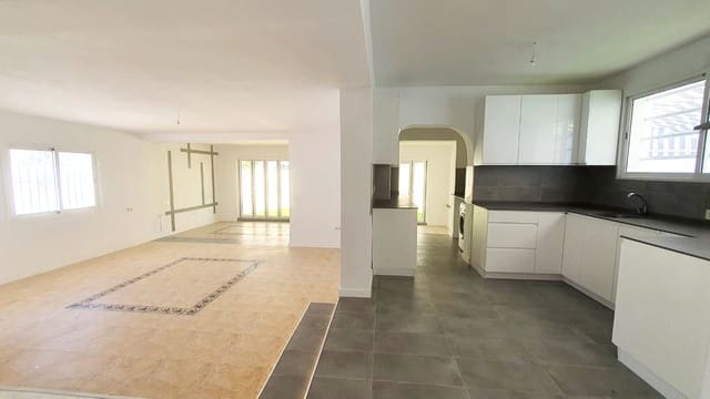 Chalet de 3 habitaciones en Castillo Sohail, Fuengirola en venta - 725.000 € (Ref: 9906624)