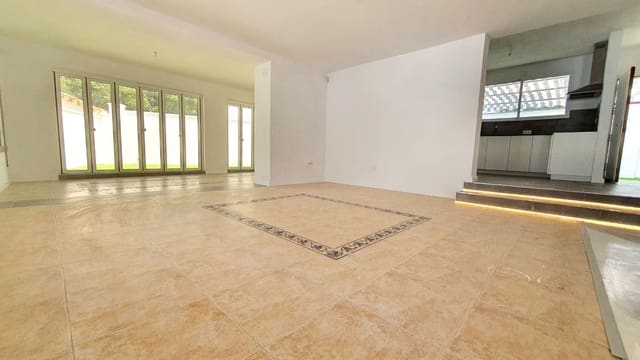 Chalet de 3 habitaciones en Castillo Sohail, Fuengirola en venta - 725.000 € (Ref: 9906624)