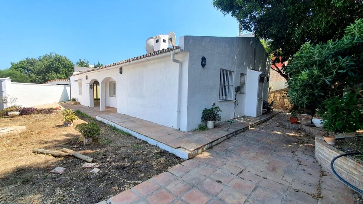 Chalet de 3 habitaciones en Fuengirola en venta - 725.000 € (Ref: 9906624)