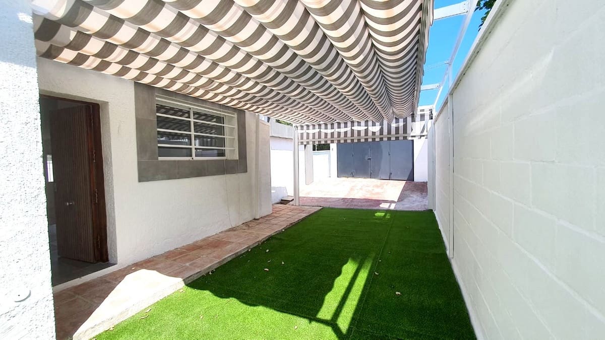 Chalet de 3 habitaciones en Fuengirola en venta - 725.000 € (Ref: 9906624)
