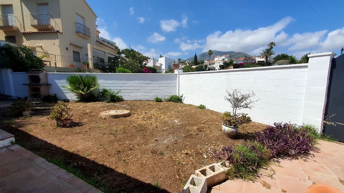 Chalet de 3 habitaciones en Fuengirola en venta - 725.000 € (Ref: 9906624)