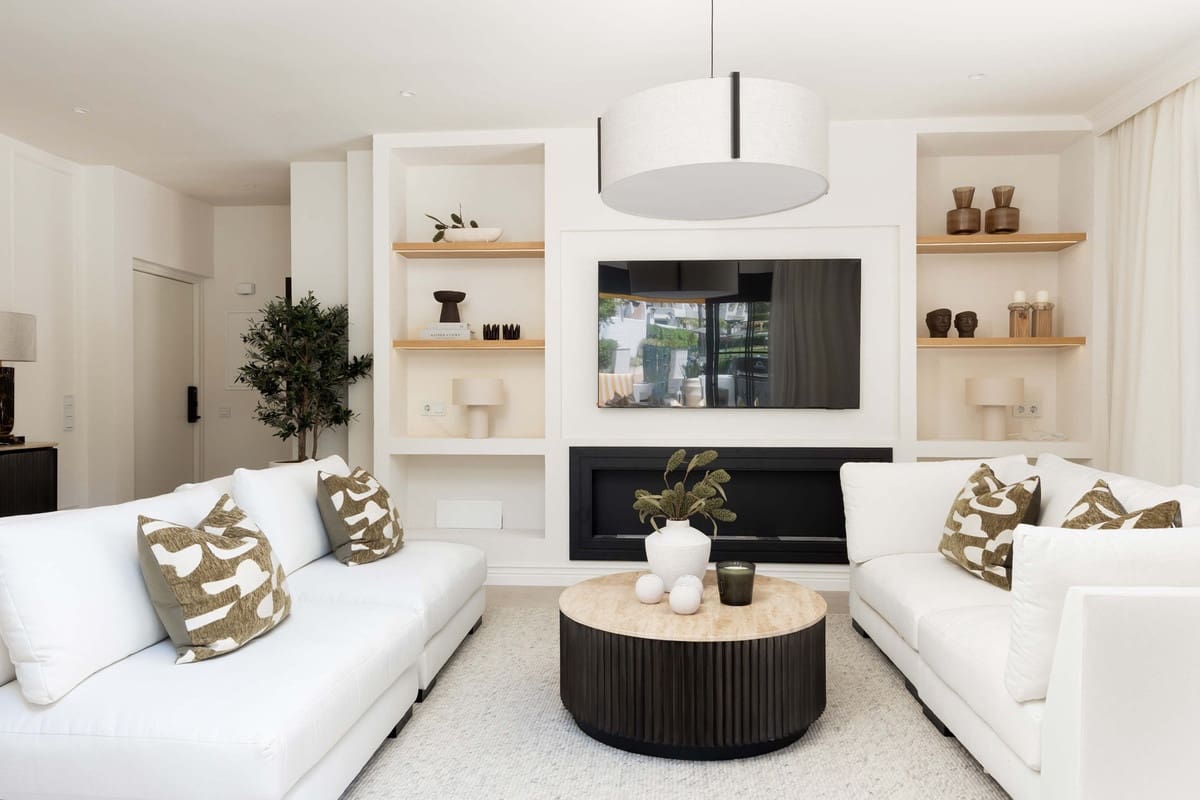 Apartamento de 3 habitaciones en Nueva Andalucia en venta - 1.349.000 € (Ref: 9906625)