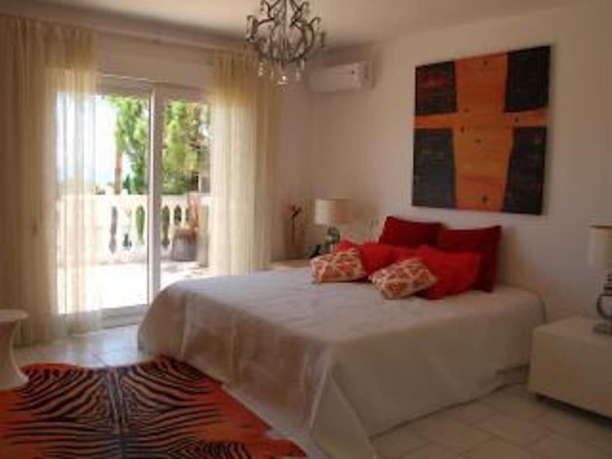 5 sovrum Villa till salu i Calahonda - 1 250 000 € (Ref: 9909820)