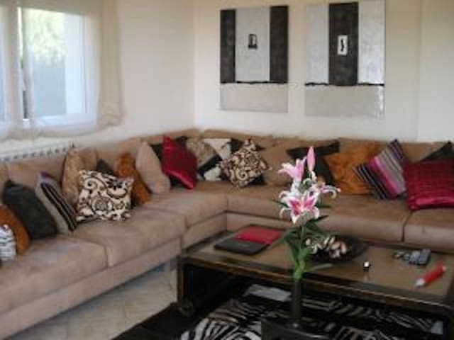 5 sovrum Villa till salu i Calahonda, Mijas - 1 250 000 € (Ref: 9909820)
