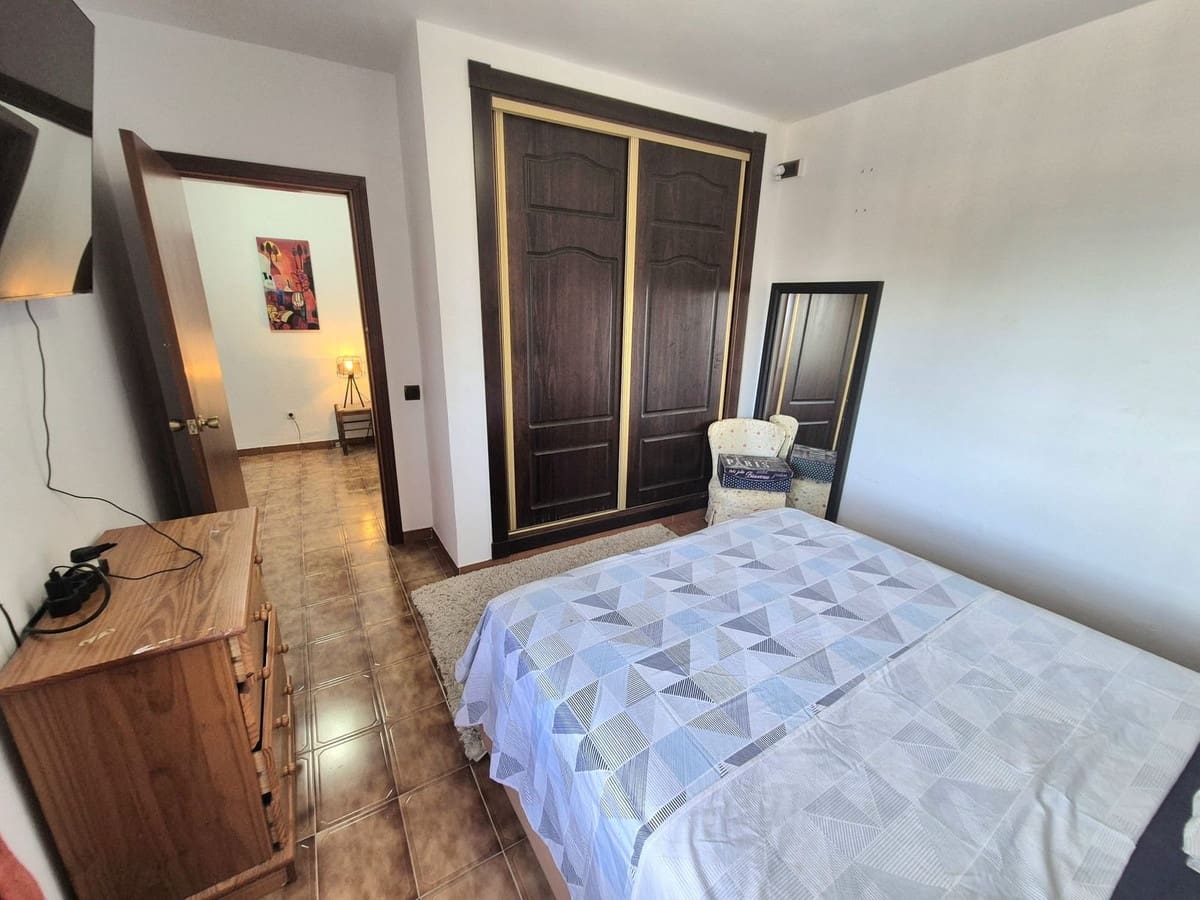 5 bedroom Villa for sale in Alhaurin de la Torre with garage - € 500,000 (Ref: 9909821)