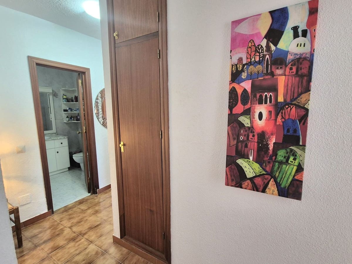 5 bedroom Villa for sale in Alhaurin de la Torre with garage - € 500,000 (Ref: 9909821)