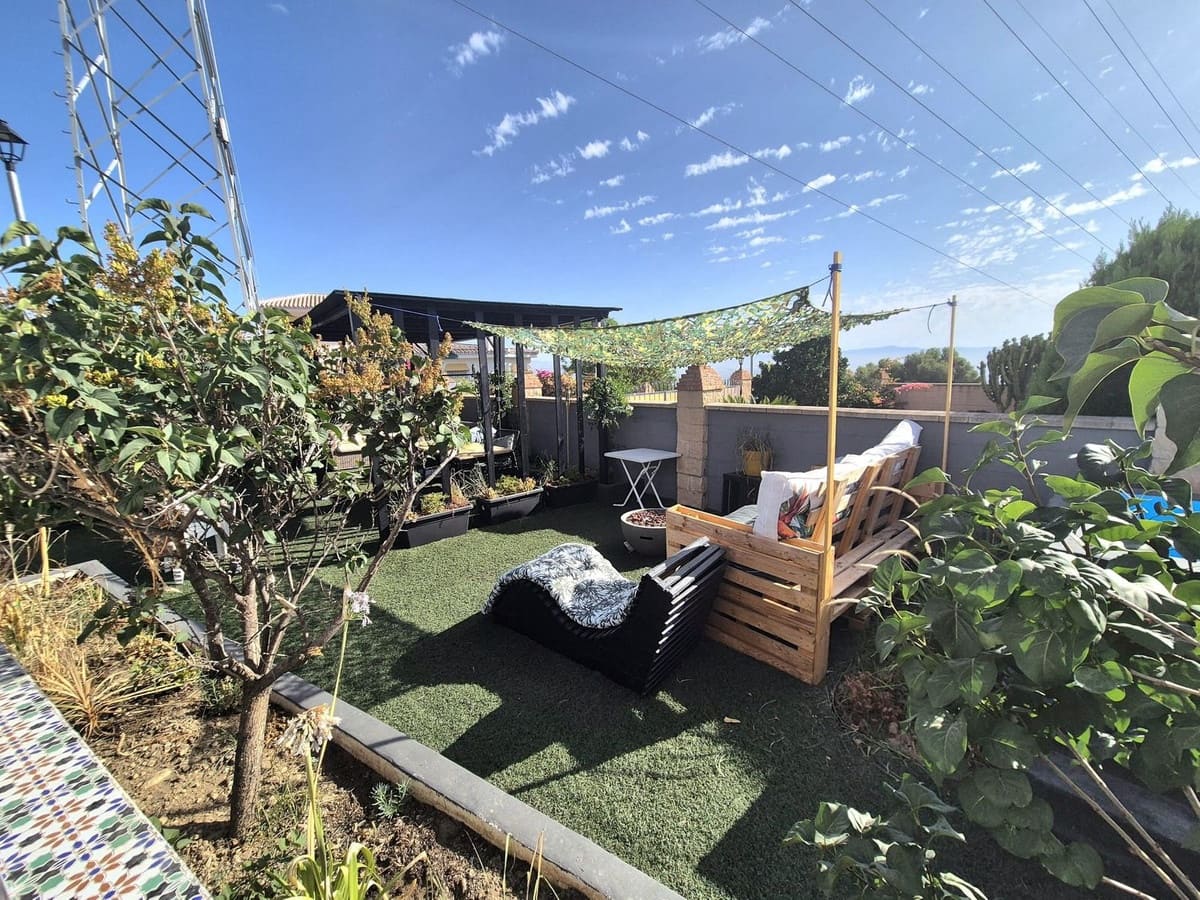 5 bedroom Villa for sale in Alhaurin de la Torre with garage - € 500,000 (Ref: 9909821)