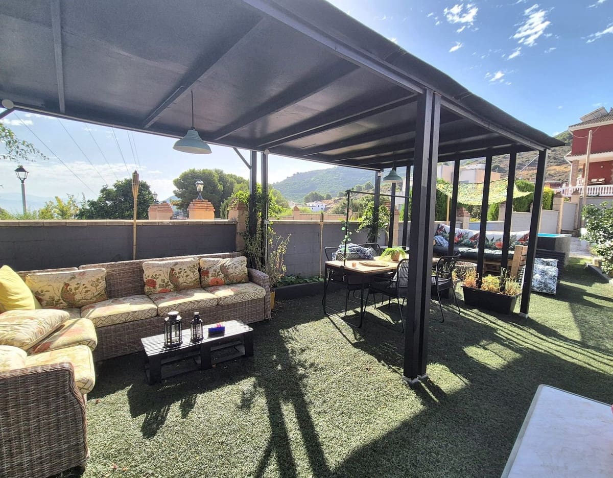 5 bedroom Villa for sale in Alhaurin de la Torre with garage - € 500,000 (Ref: 9909821)