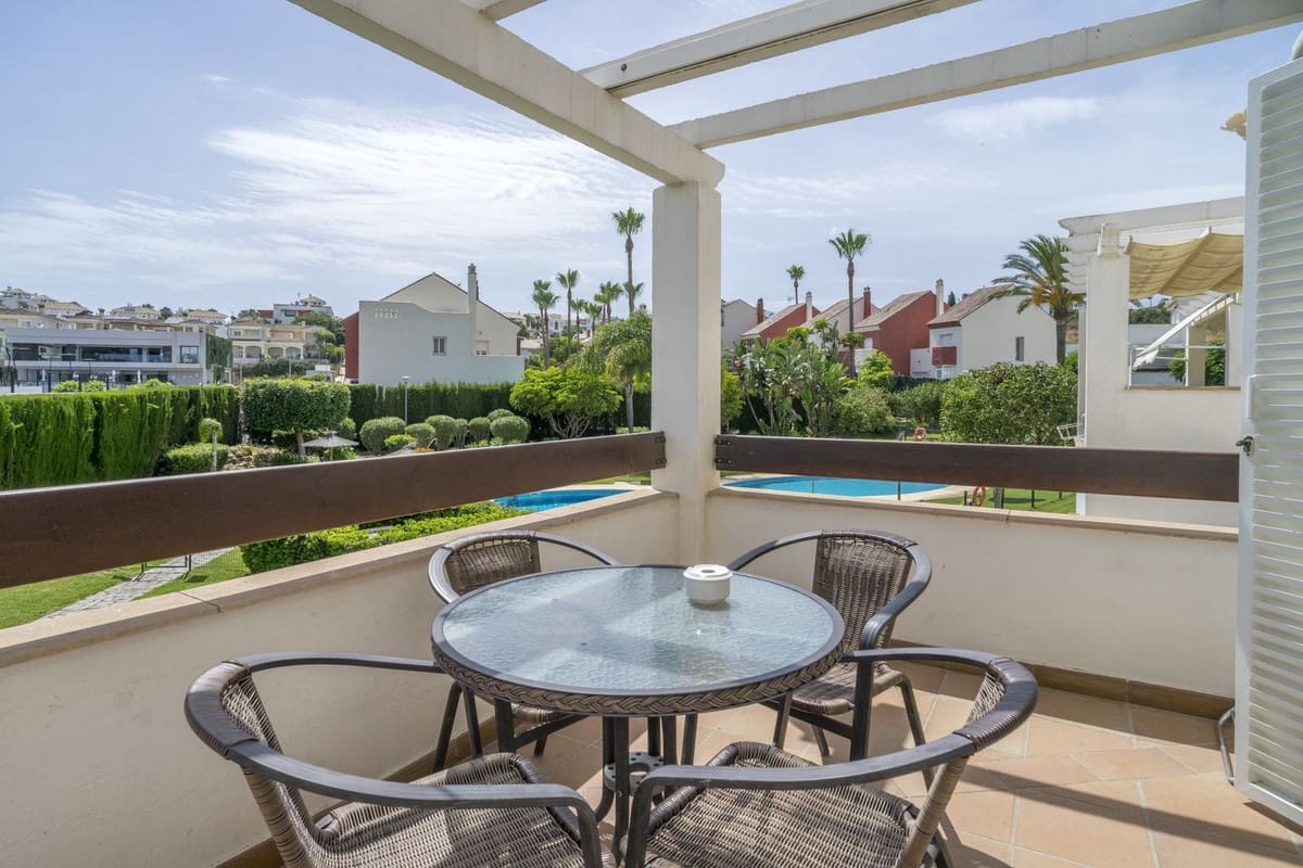 Ático de 3 habitaciones en New Golden Mile en venta - 369.000 € (Ref: 9912300)
