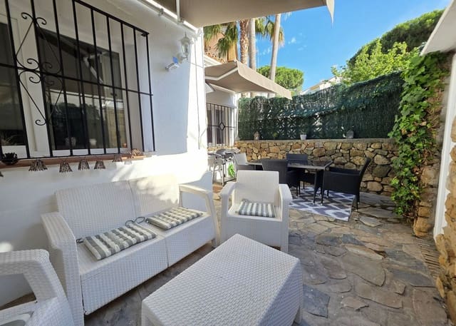1 soveværelse Byhus til salg i Las Chapas, Marbella med garage - € 259.000 (Ref: 9912302)