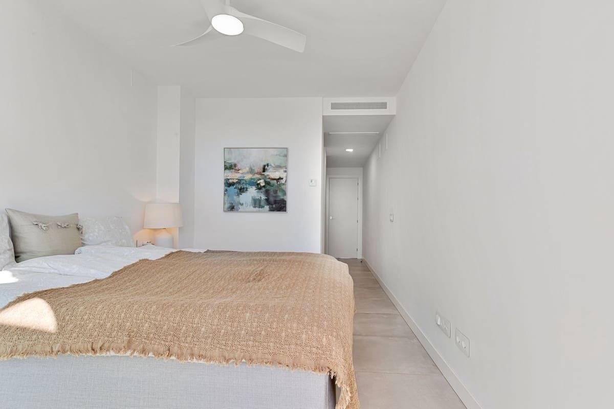 2 slaapkamer Appartement te koop in Fuengirola met garage - € 645.000 (Ref: 9916404)