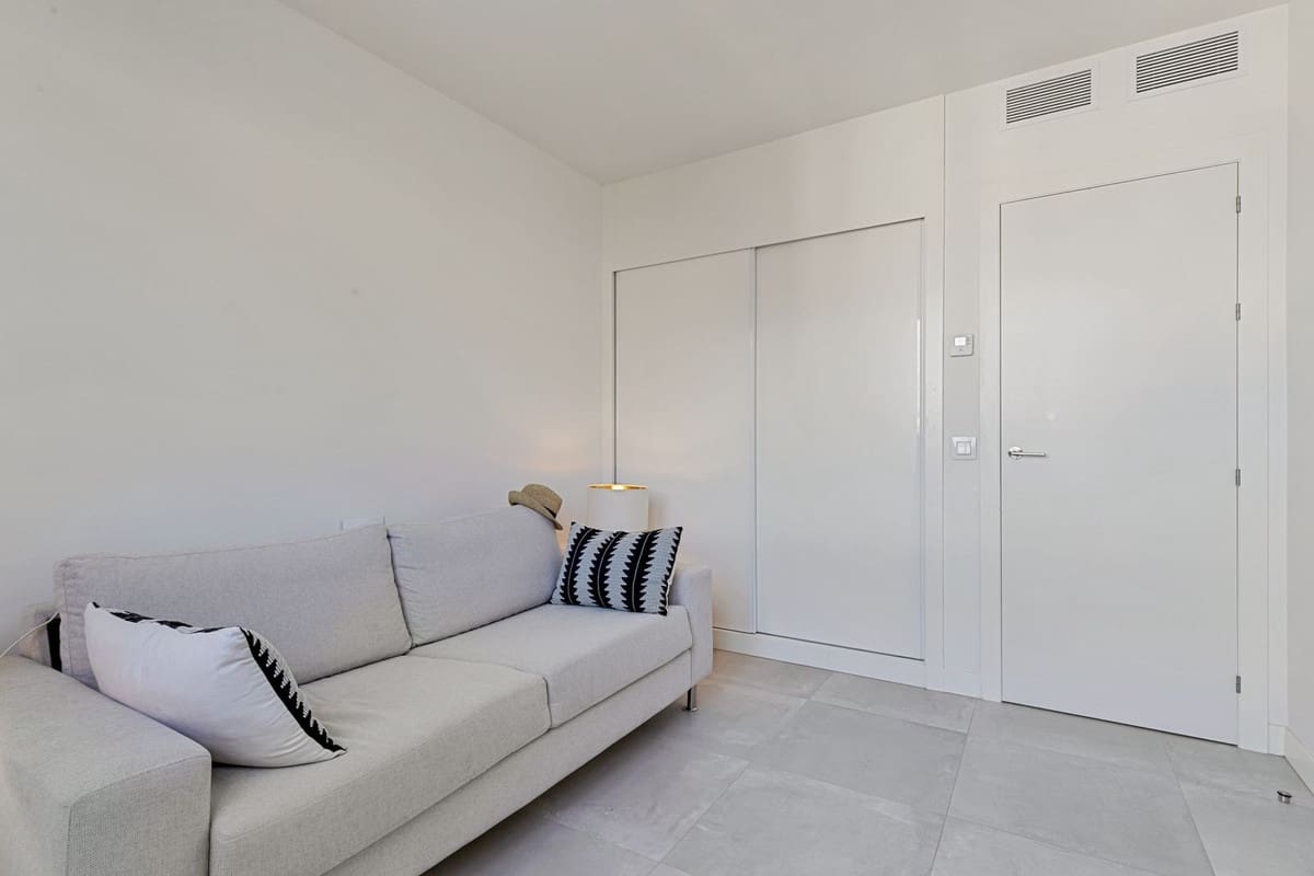 2 slaapkamer Appartement te koop in Fuengirola met garage - € 645.000 (Ref: 9916404)