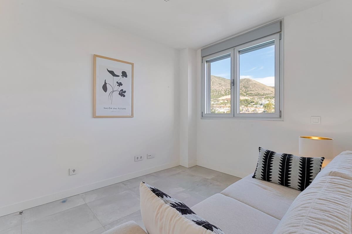 2 slaapkamer Appartement te koop in Fuengirola met garage - € 645.000 (Ref: 9916404)
