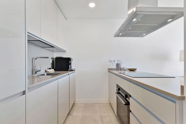2 slaapkamer Appartement te koop in Castillo Sohail, Fuengirola met garage - € 645.000 (Ref: 9916404)