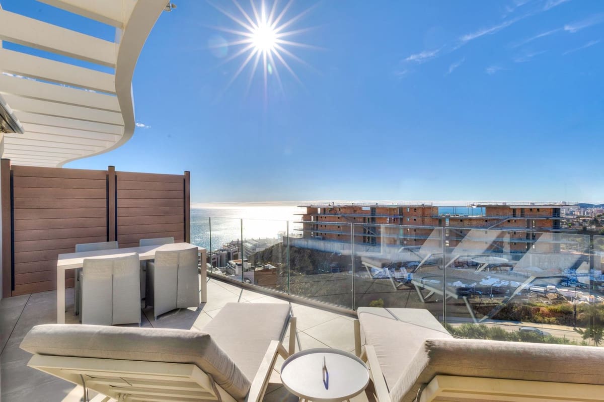 2 slaapkamer Appartement te koop in Fuengirola met garage - € 645.000 (Ref: 9916404)
