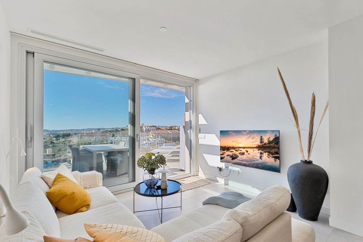 2 slaapkamer Appartement te koop in Fuengirola met garage - € 645.000 (Ref: 9916404)