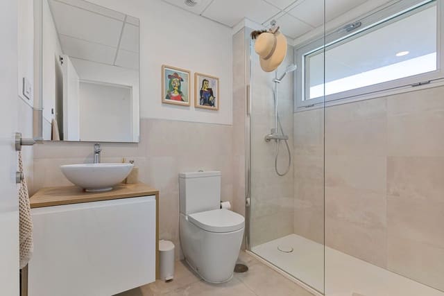 2 slaapkamer Appartement te koop in Castillo Sohail, Fuengirola met garage - € 645.000 (Ref: 9916404)