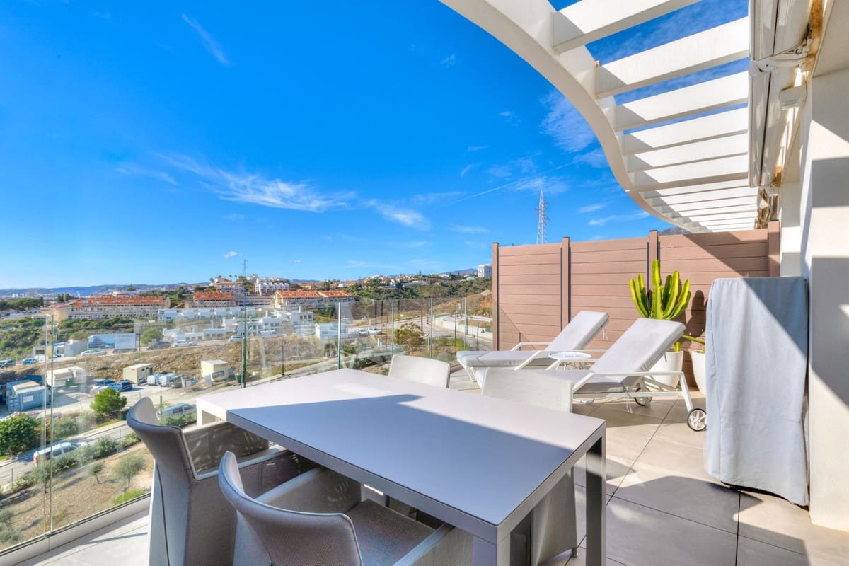 2 slaapkamer Appartement te koop in Fuengirola met garage - € 645.000 (Ref: 9916404)