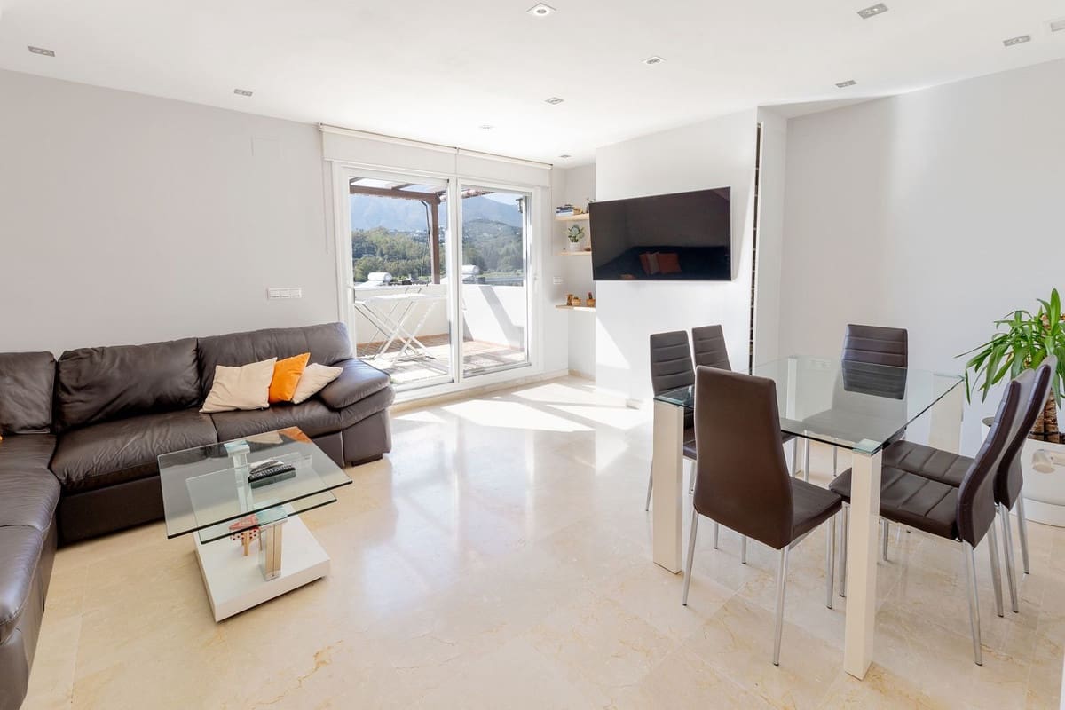 Ático de 2 habitaciones en Estepona en venta con garaje - 389.000 € (Ref: 9921563)