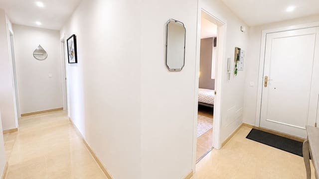 3 quarto Apartamento para venda em La Duquesa / Puerto de la Duquesa, Manilva com garagem - 380 000 € (Ref: 9921564)
