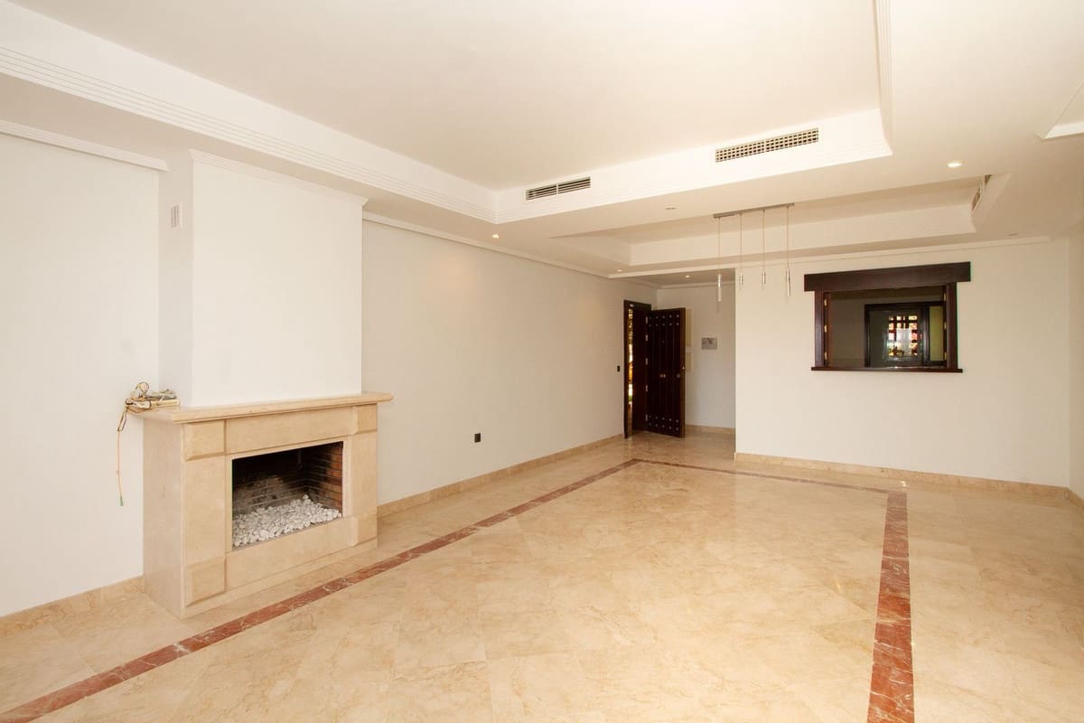 2 quarto Apartamento para venda em La Mairena com garagem - 365 000 € (Ref: 9923084)