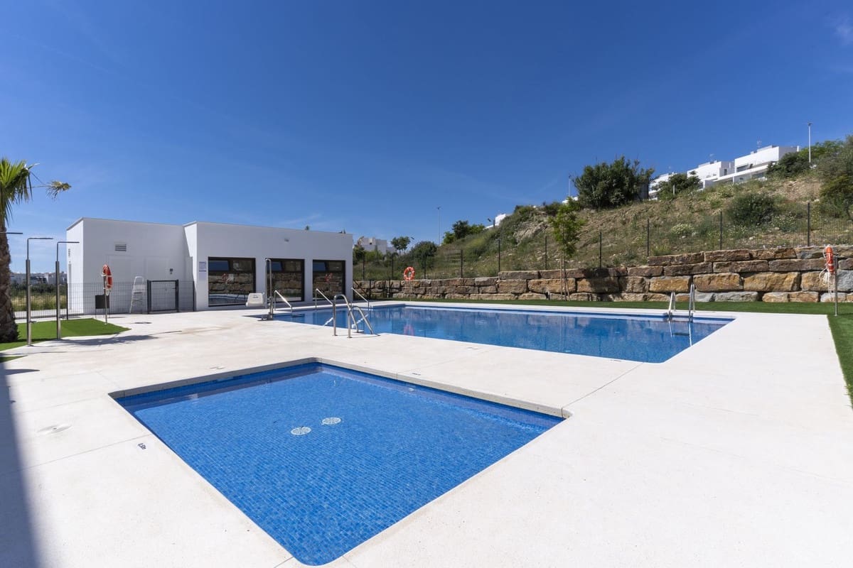 3 sypialnia Apartament na sprzedaż w Estepona z garażem - 570 000 € (Ref: 9928590)