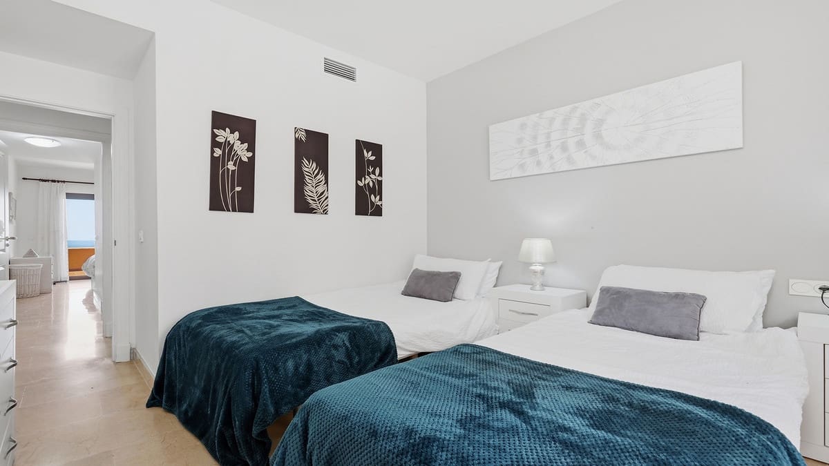 Apartamento de 2 habitaciones en San Luis de Sabinillas en venta - 329.000 € (Ref: 9928591)