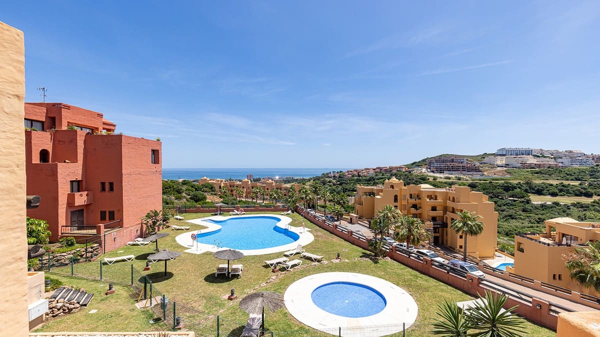 Apartamento de 2 habitaciones en San Luis de Sabinillas en venta - 329.000 € (Ref: 9928591)