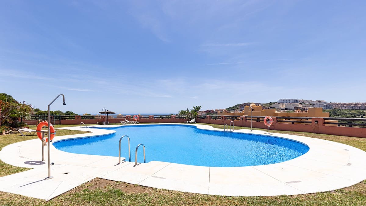 Apartamento de 2 habitaciones en San Luis de Sabinillas en venta - 329.000 € (Ref: 9928591)